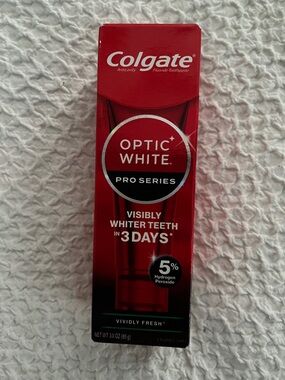NWT Colgate Optic White Pro Series Toothpaste